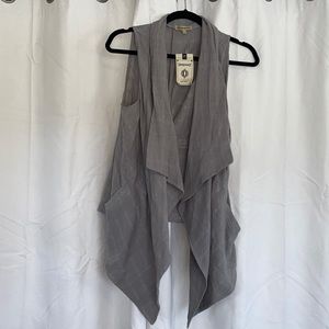 NWT Democracy Size L Vest with pockets.